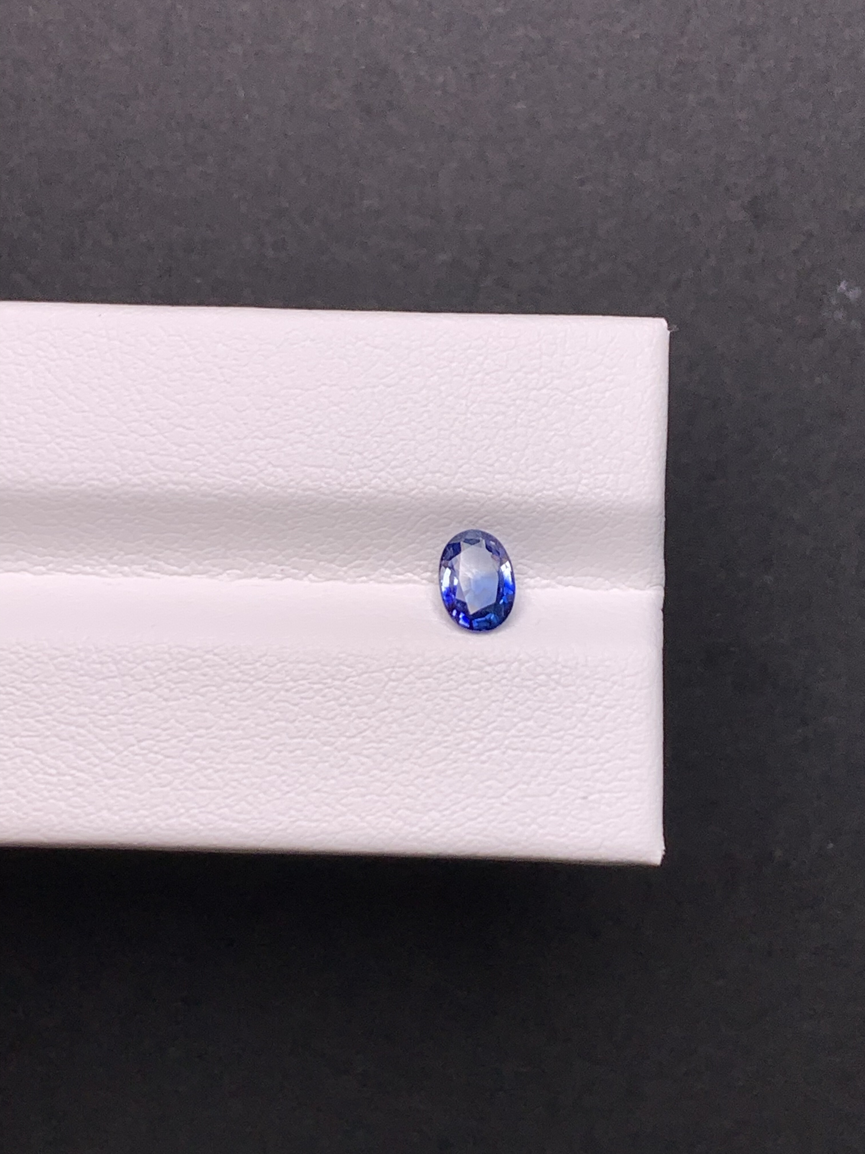 0.53克拉斯里兰卡天然老烧矢车菊蓝宝石（1124）