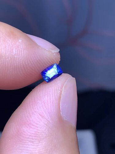 0.46克拉 斯里兰卡天然老烧皇家蓝蓝宝石（0819）