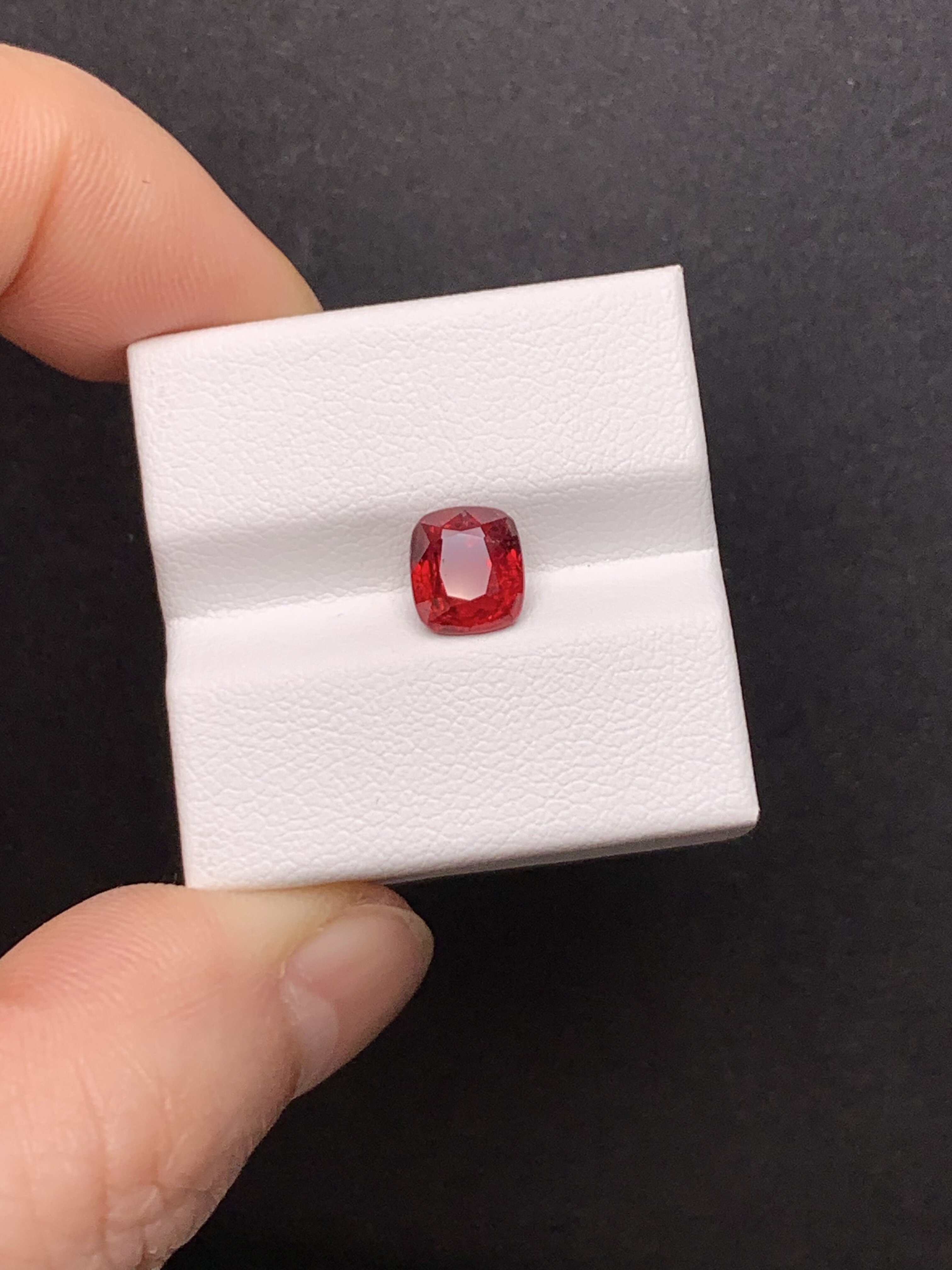 1.97克拉 缅甸天然无烧尖晶石 绝地武士 颜色正红 （0118）,珠宝/钻石/翡翠,裸石,淘宝优惠券,粉丝福利购,淘宝优惠卷