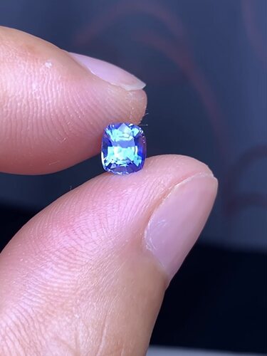 0.88克拉 斯里兰卡天然老烧矢车菊蓝宝石（0819）
