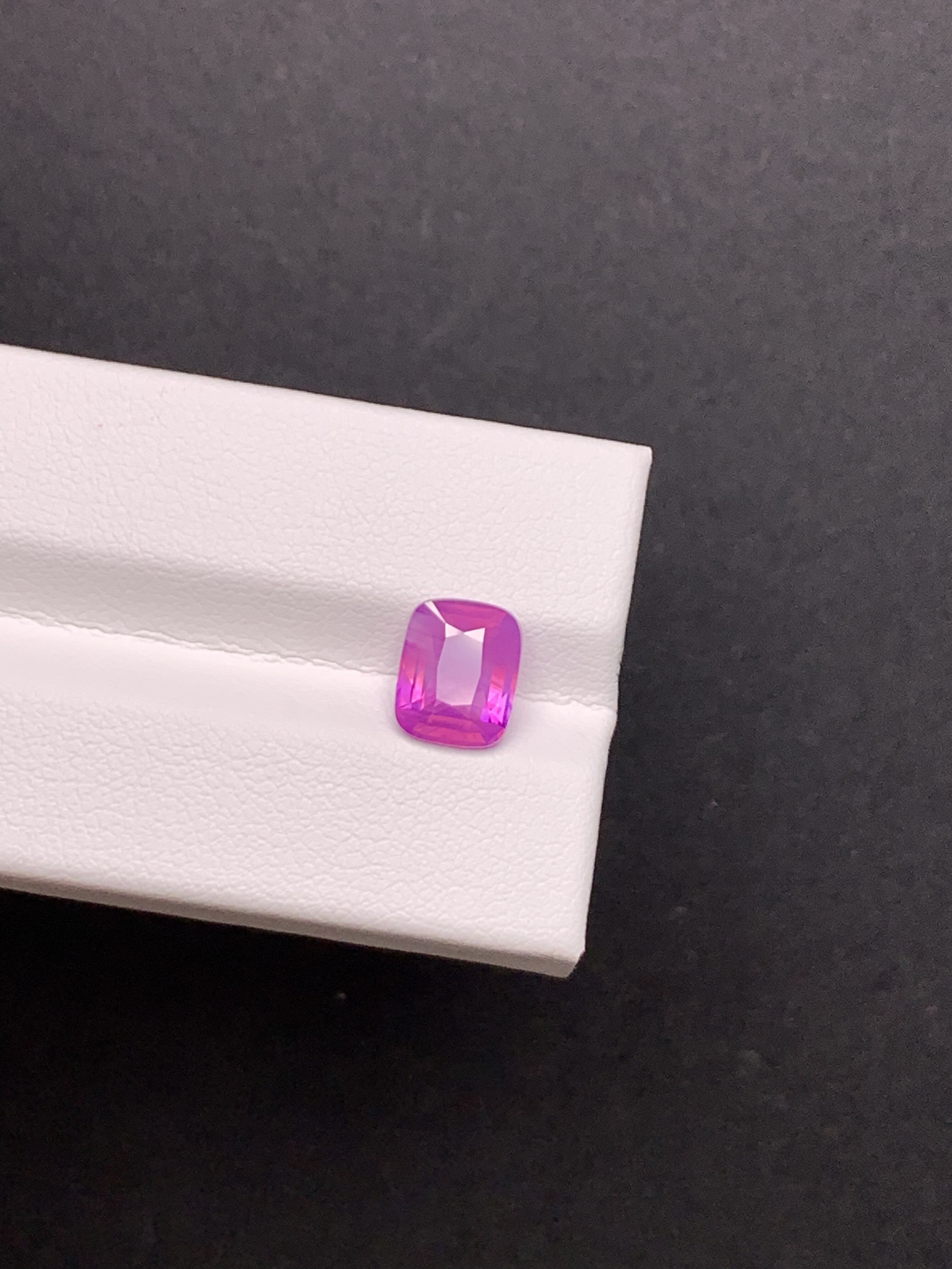 2.4克拉 斯里兰卡天然无烧粉蓝宝 胭脂粉 （1114）