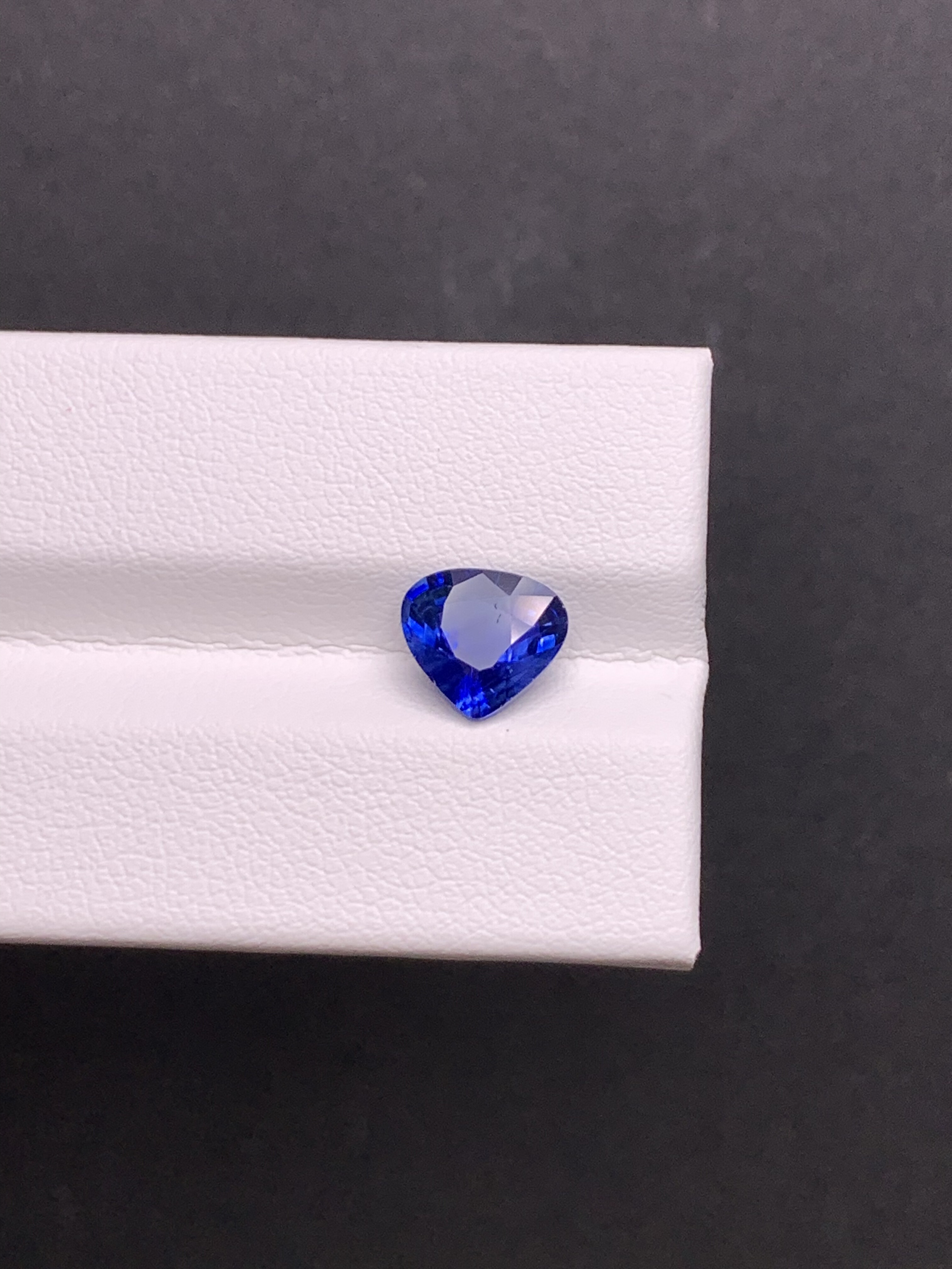 1.74克拉斯里兰卡天然老烧皇家蓝蓝宝石（1114）