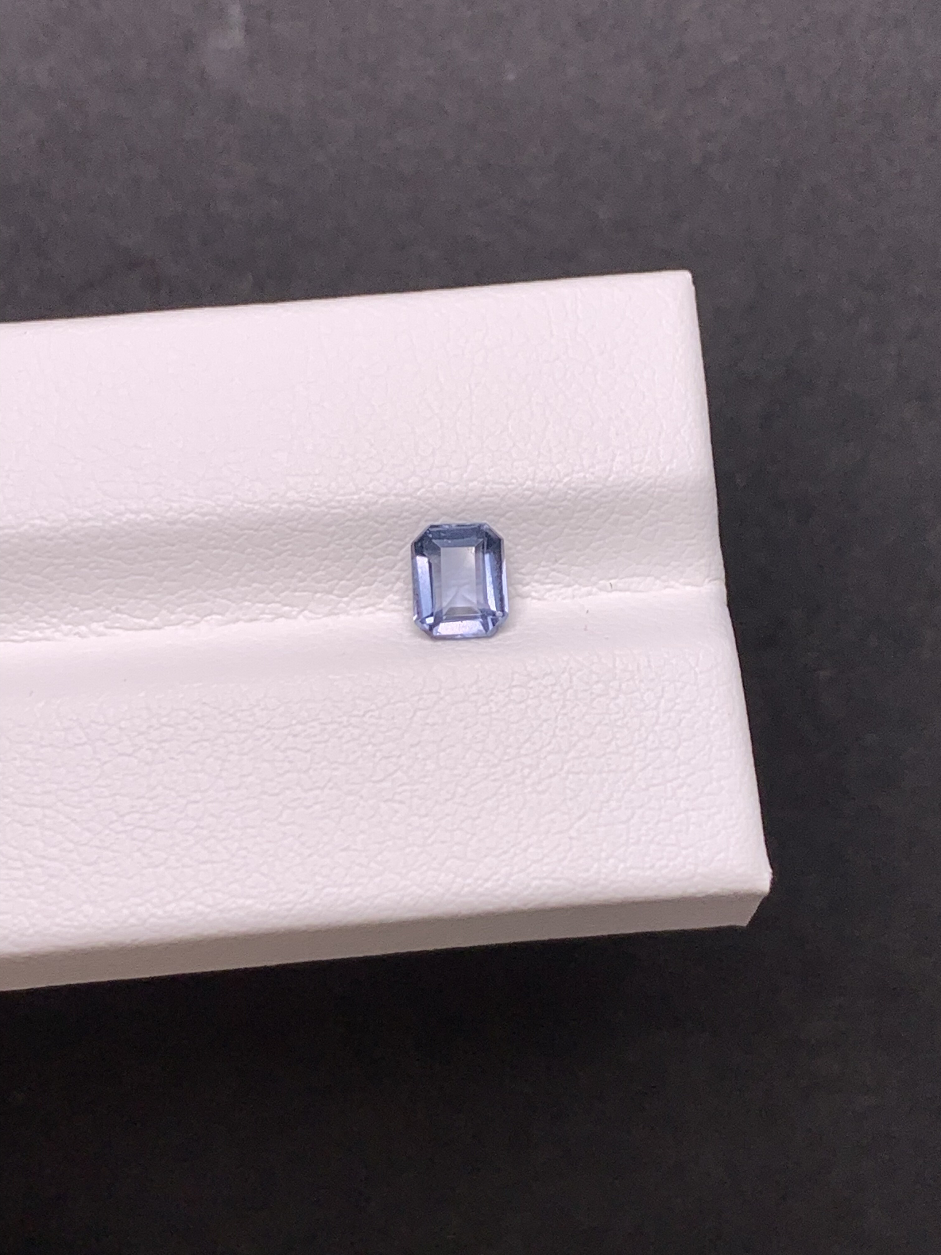 0.62克拉 坦桑尼亚天然无烧尖晶石 金属蓝 （1112）