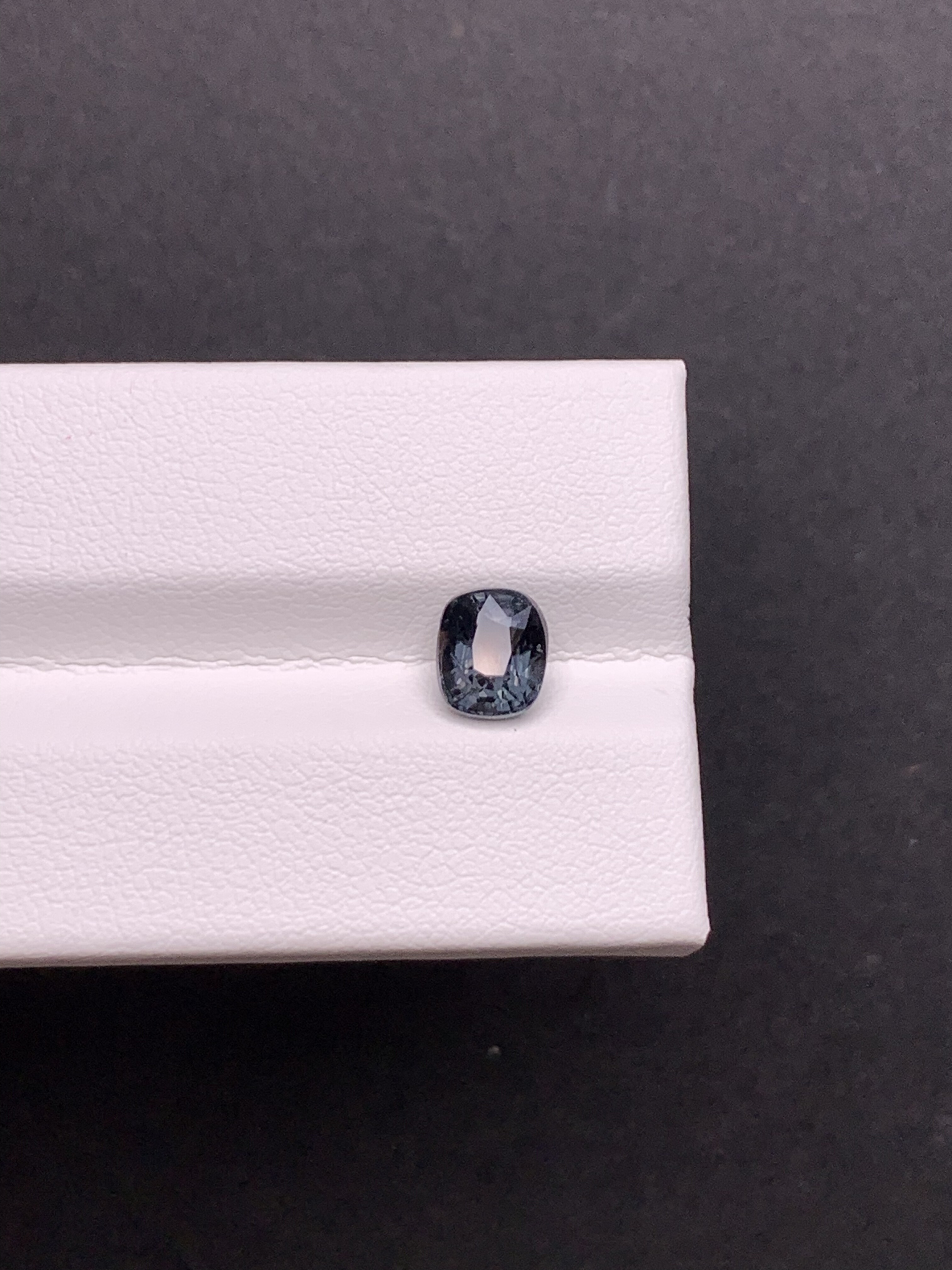 1.38克拉 缅甸天然无烧尖晶石 金属灰绿 （1114）