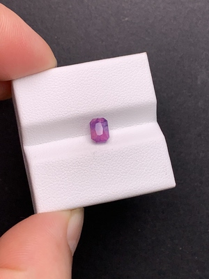 1.04克拉 斯里兰卡天然无烧梦幻薰衣草紫色蓝宝石（0311）