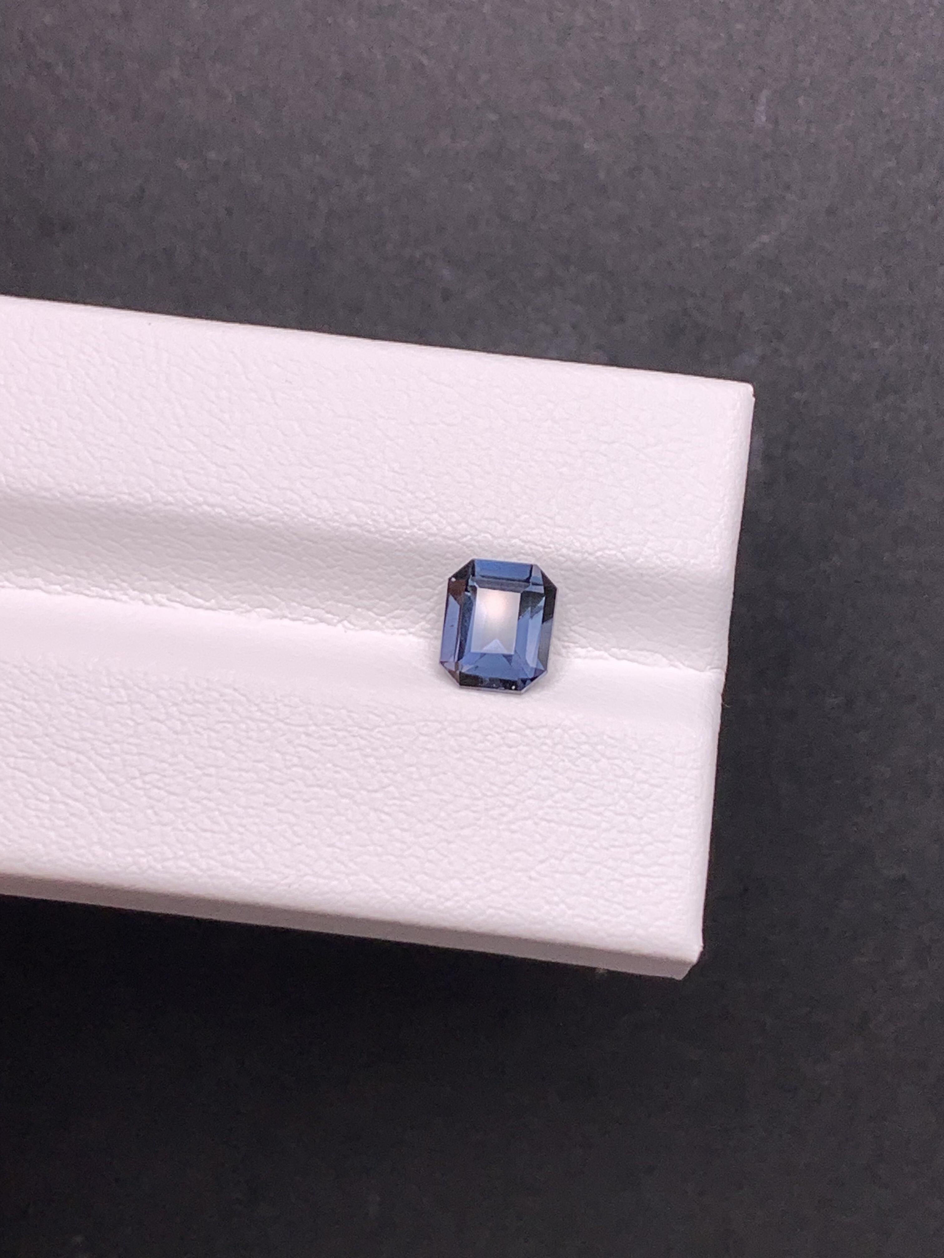 1.22克拉 坦桑尼亚天然无烧尖晶石 钴蓝色 （1105）