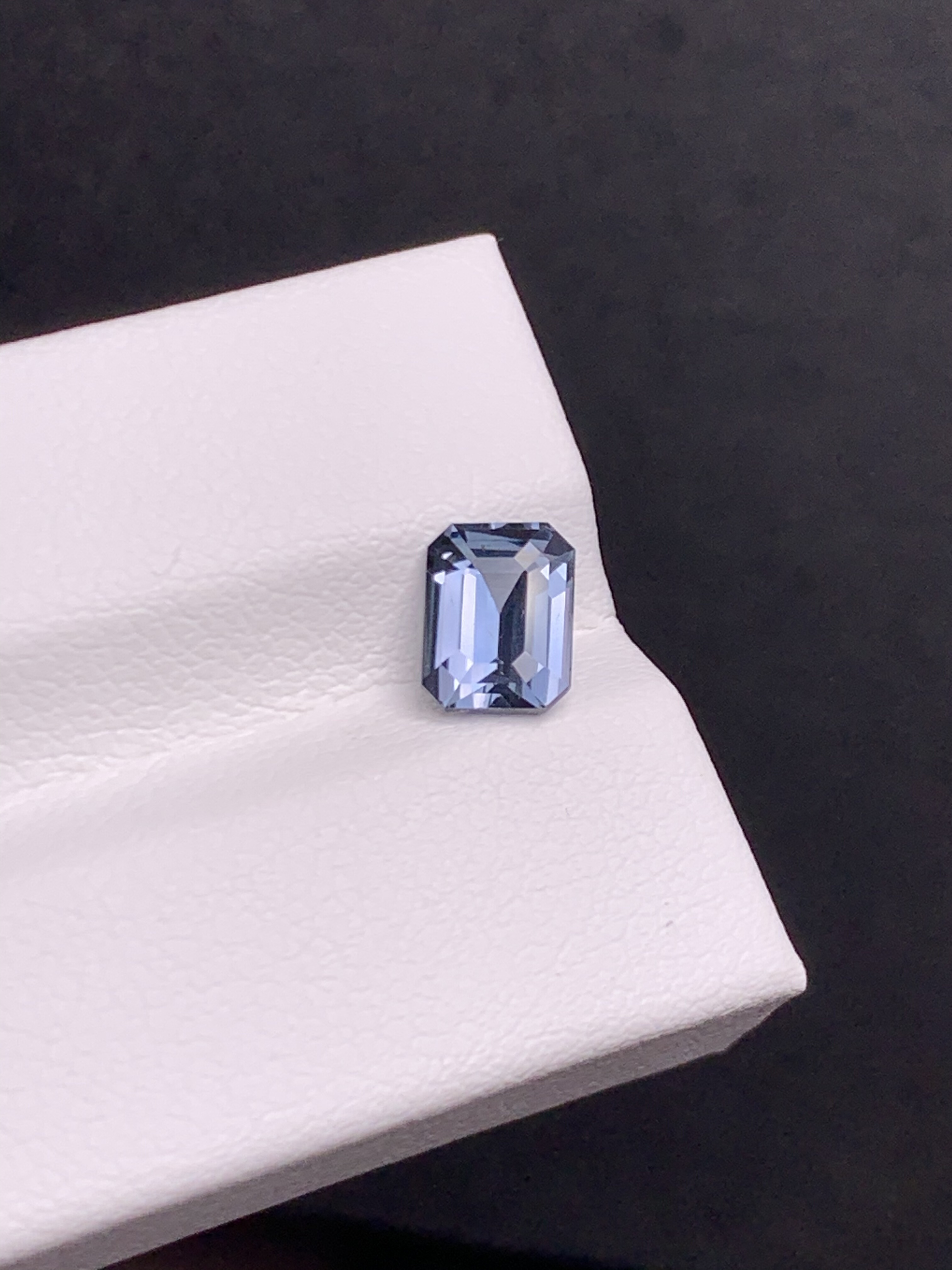 1.06克拉 坦桑尼亚天然无烧尖晶石 金属灰蓝色 （1115）