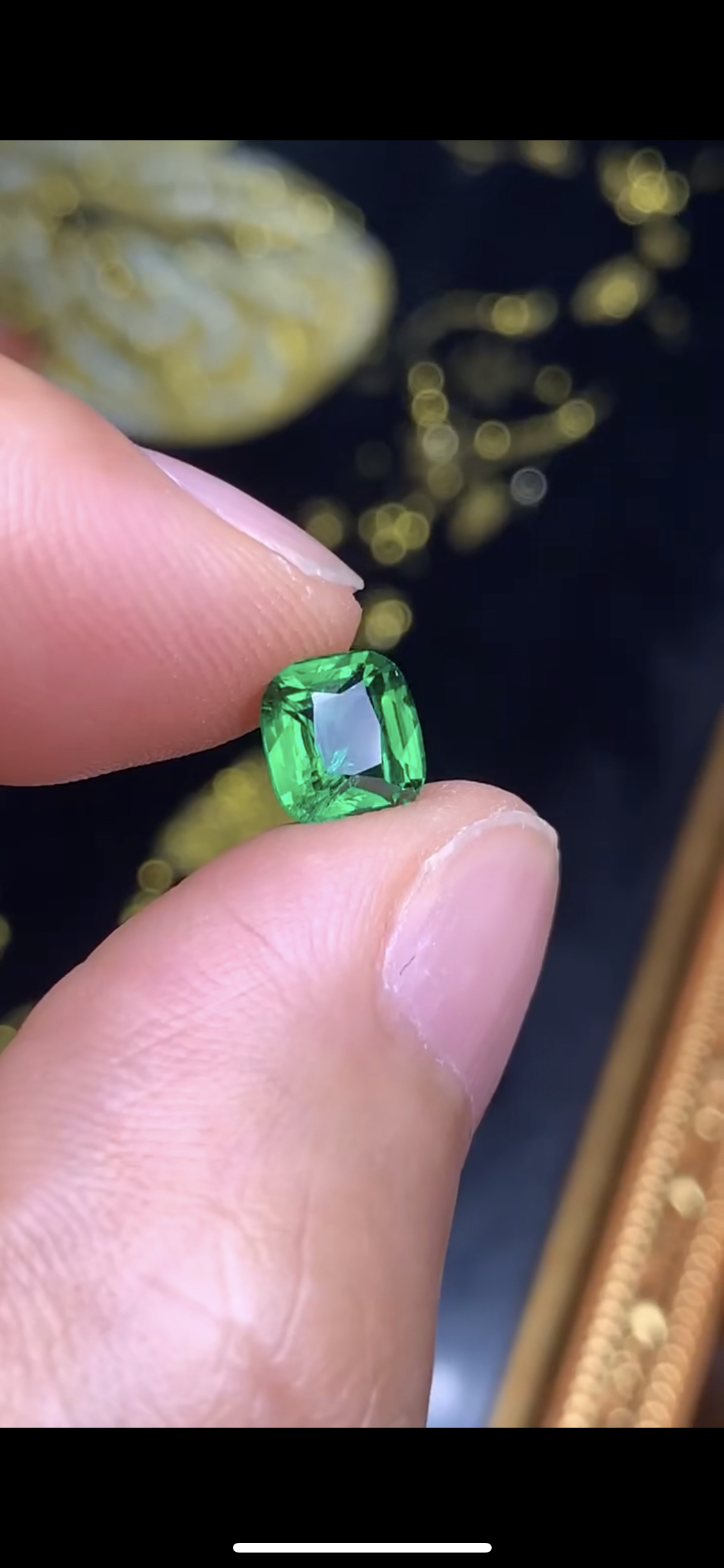 海外矿区捡漏 1.56克拉 阿鲁沙新矿沙弗莱 卡扎尼 （1204）