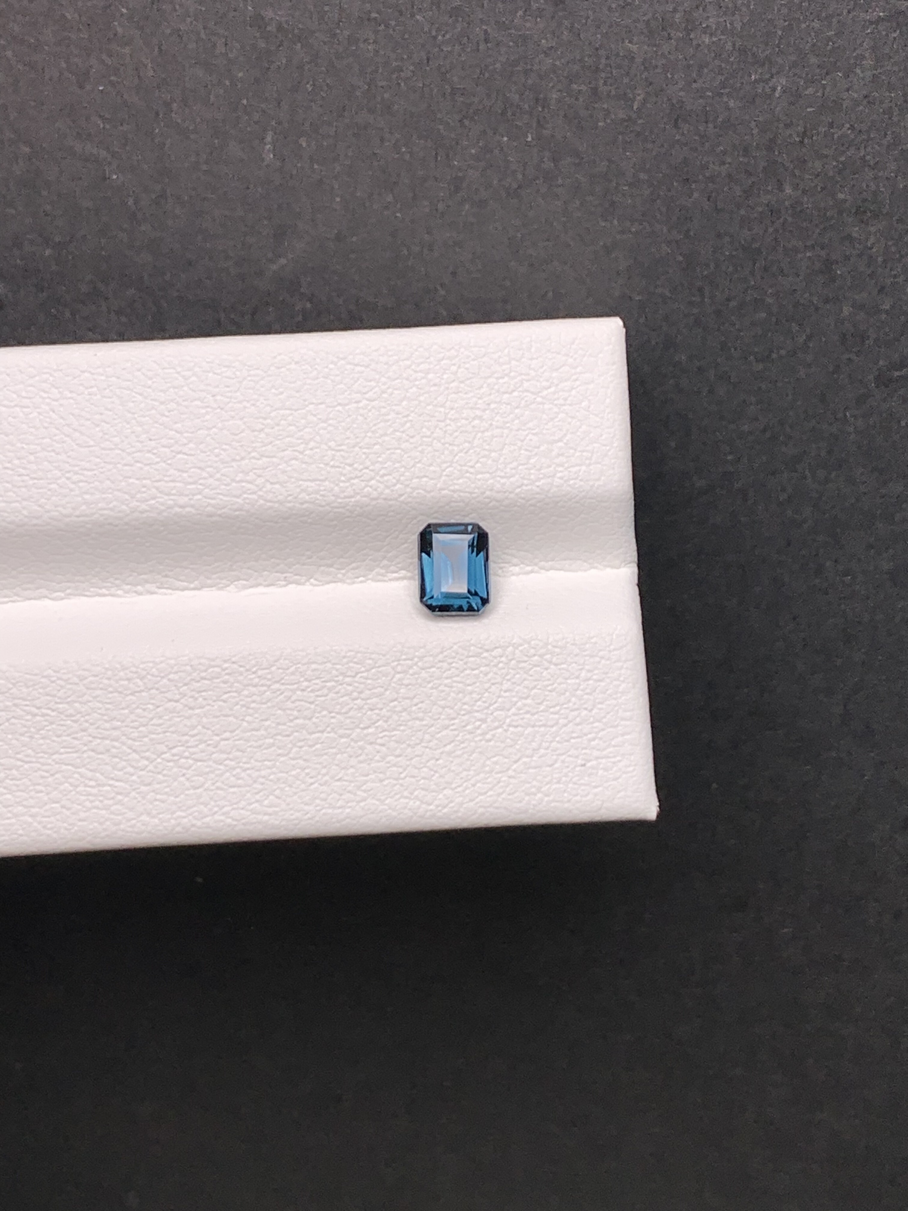 0.75克拉 坦桑尼亚天然无烧尖晶石 钴尖晶石 （1122）