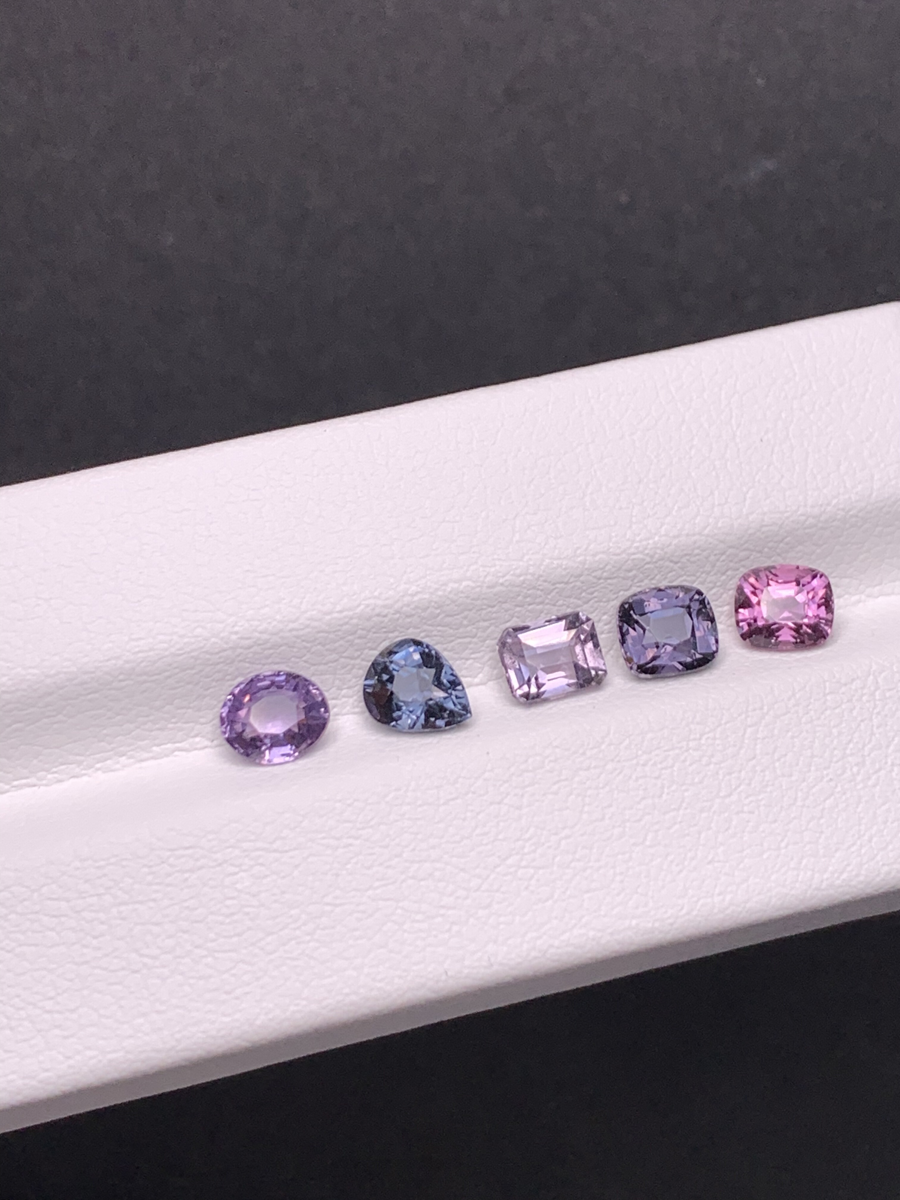 3.1克拉一组 坦桑尼亚天然无烧尖晶石 （1123）