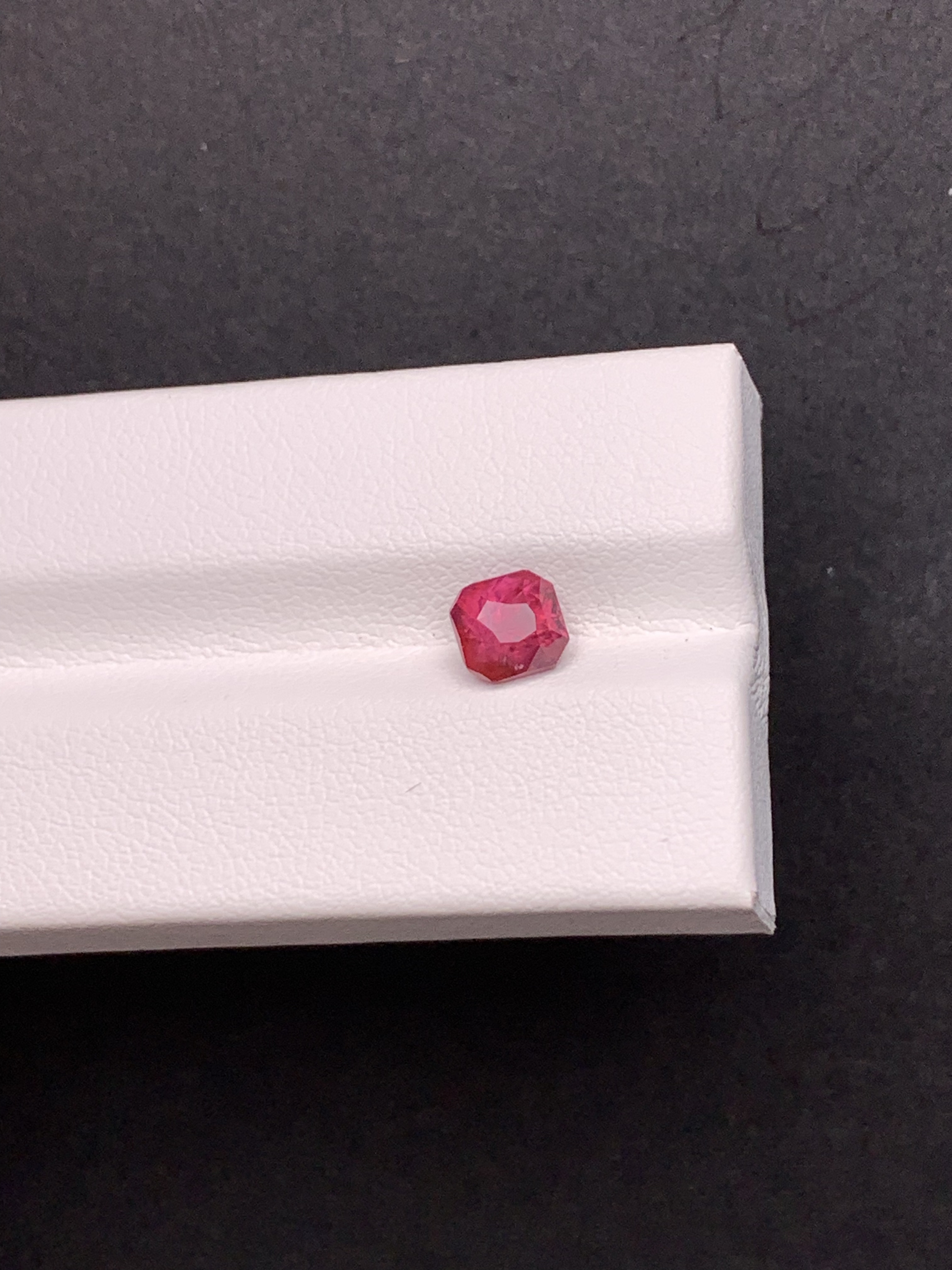 1.53克拉 坦桑尼亚天然无烧粉蓝宝（1221）