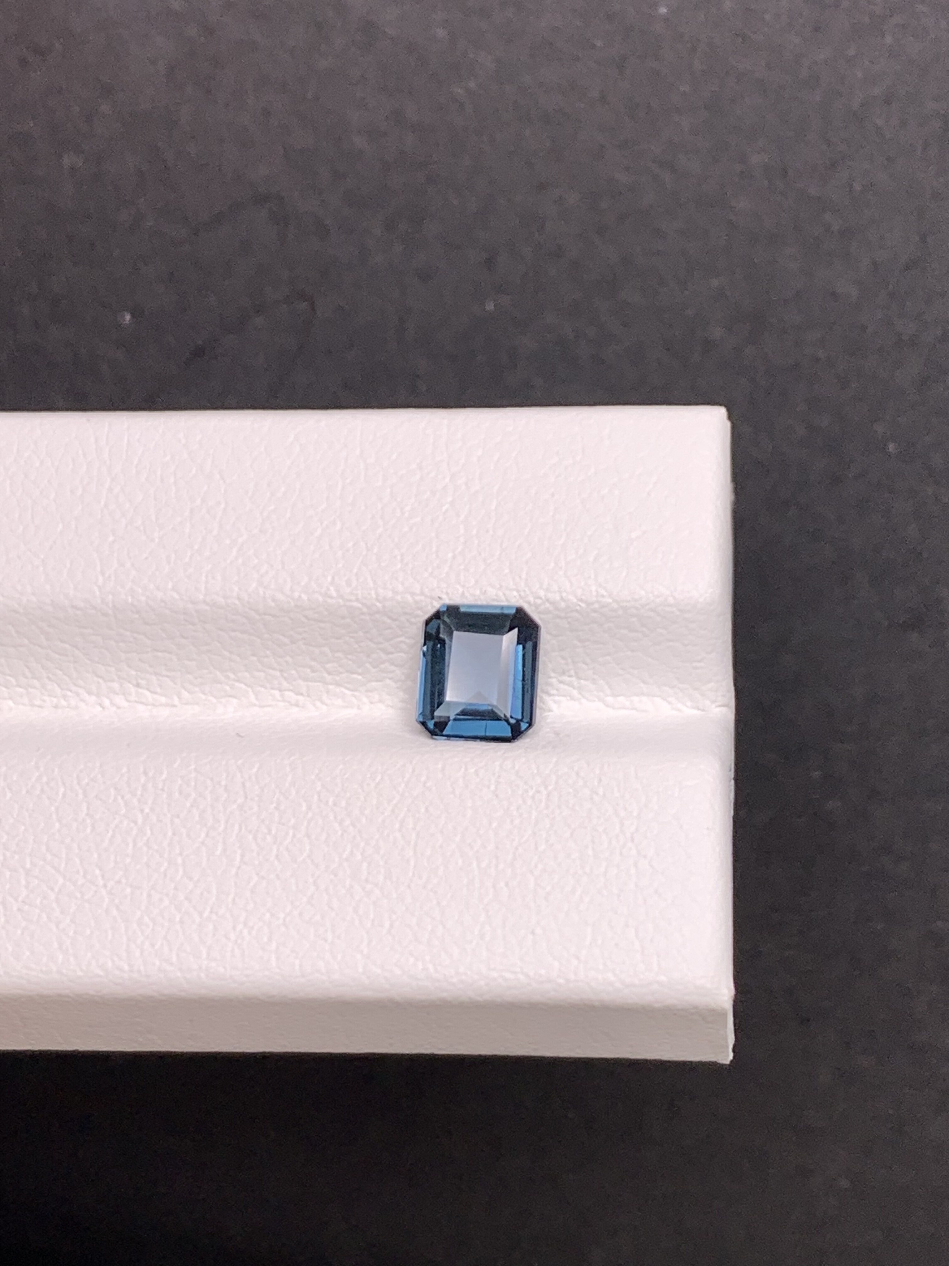 1.01克拉 坦桑尼亚天然钴蓝色尖晶石（1109）