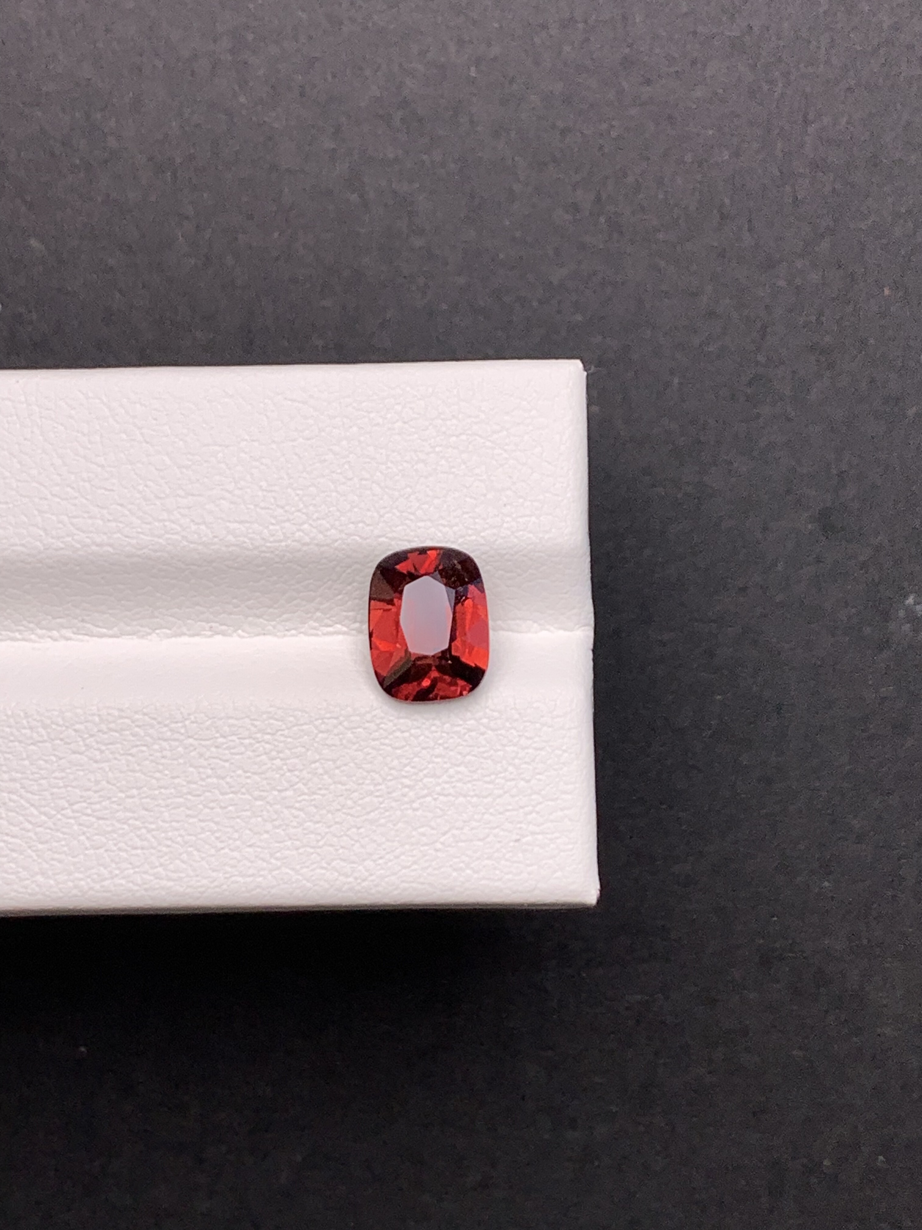 1.93克拉 缅甸天然无烧尖晶石 火莲花 （1124）