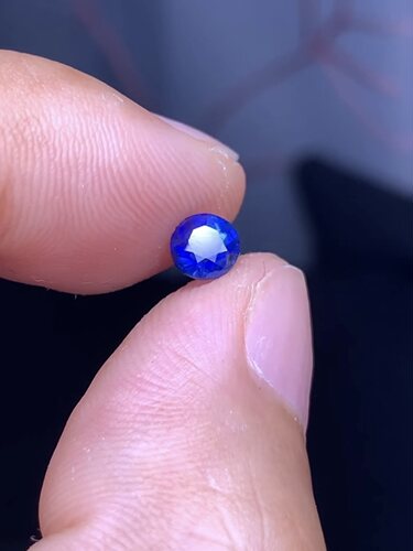 0.75克拉 斯里兰卡天然老烧皇家蓝蓝宝石（0817）