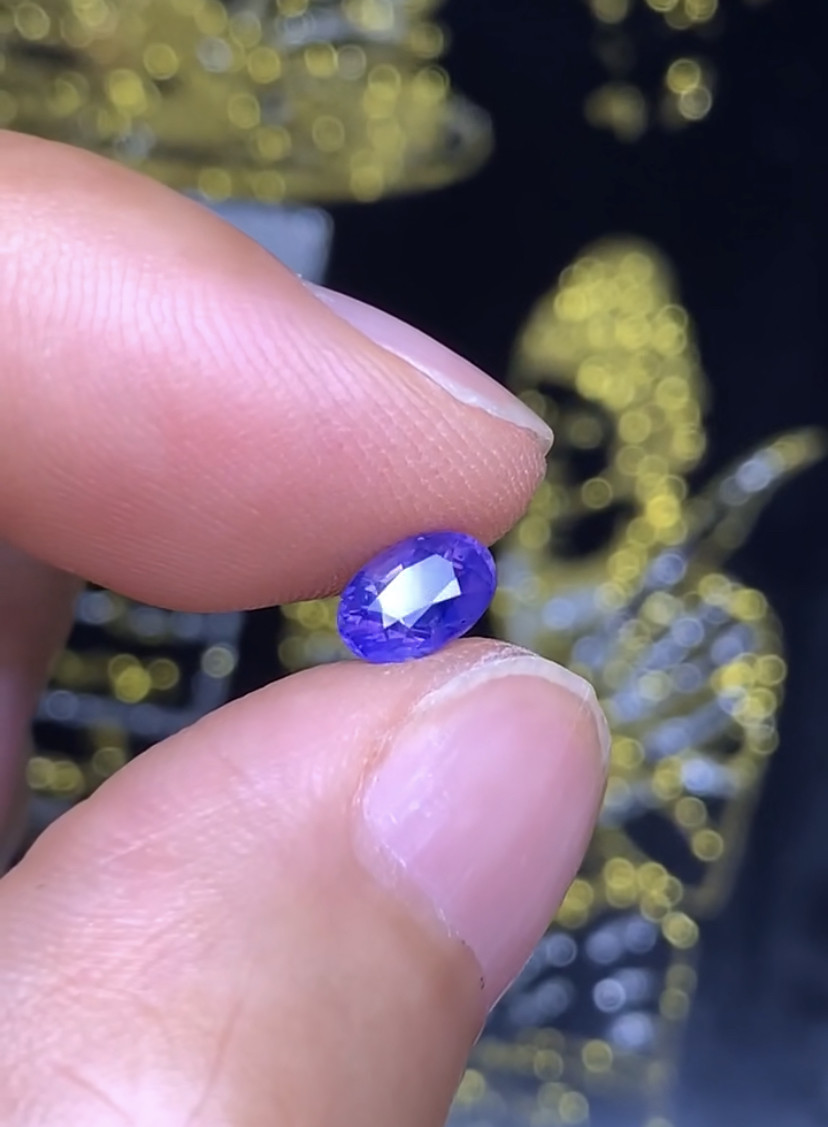 1.06克拉 斯里兰卡天然无烧梦幻薰衣草紫色蓝宝石 （1209）