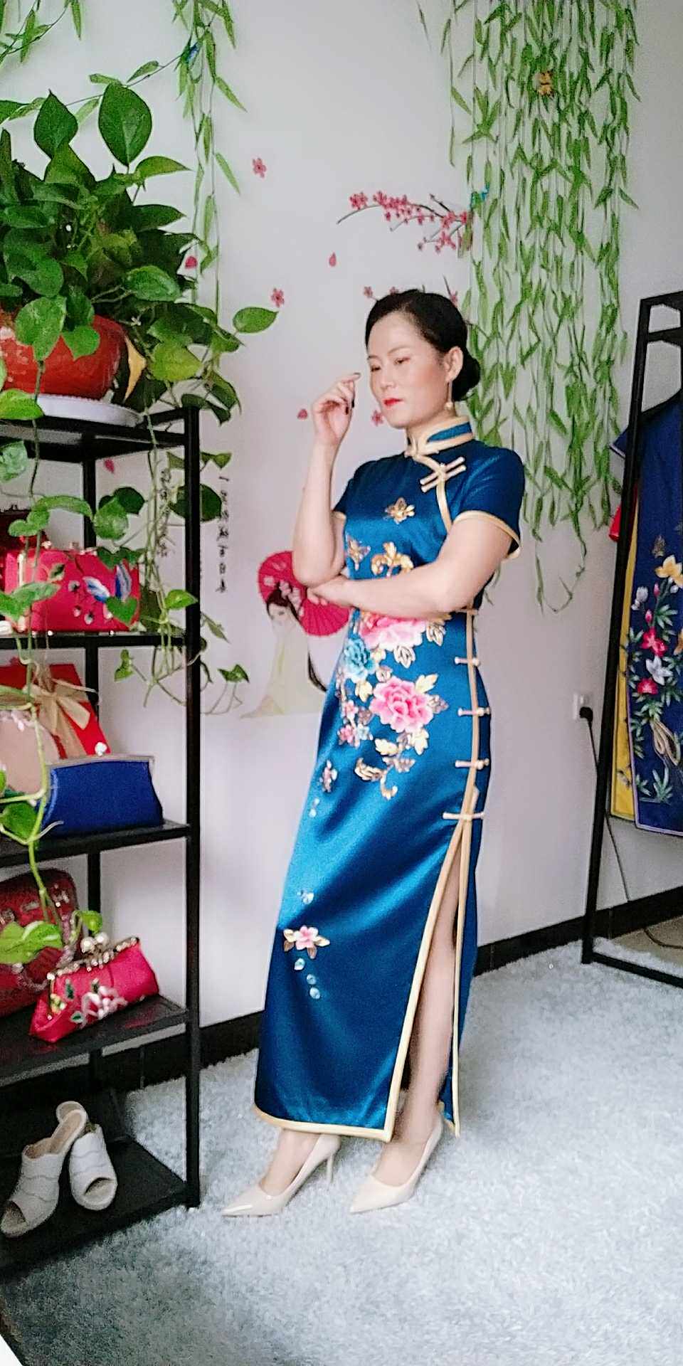 高端定制30姆米桑蚕丝手推绣全开襟复古风宴会旗袍礼服