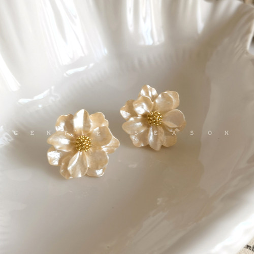 甜梦山茶。法式复古香气山茶花耳环女新款气质轻奢高级感耳钉耳饰