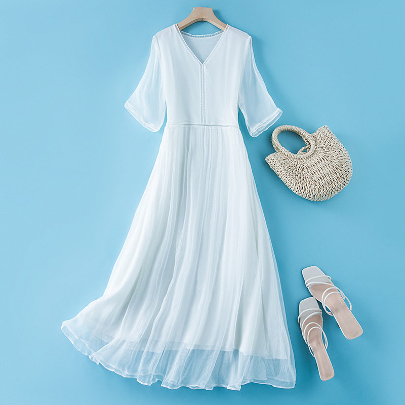 杭真丝桑蚕丝连衣裙女夏2026新款V领七分袖显瘦长款a字仙女裙度假
