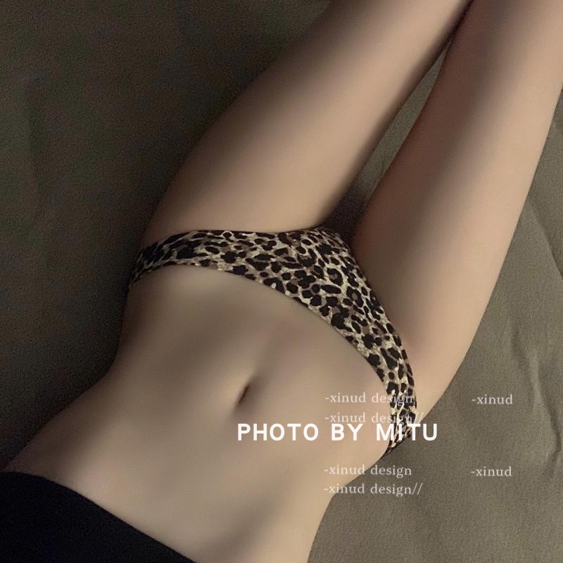 日系奢华风蕾丝边低腰豹纹三角裤