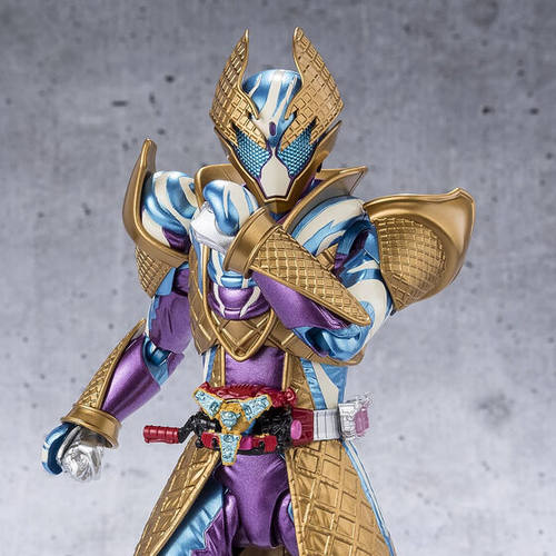 万代SHF假面骑士加布暴风雪糕