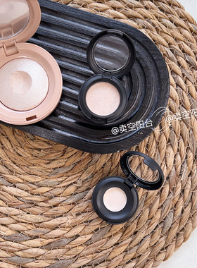 Rare Beauty赛琳娜高光小样新品丝滑触感Enlighten提亮试色卧蚕