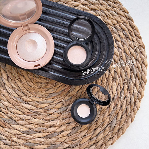 Rare Beauty赛琳娜高光小样新品丝滑触感Enlighten提亮试色卧蚕