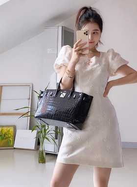 JL高级定制 小香风白色肌理小花朵 浪漫泡泡袖方领显瘦连衣裙