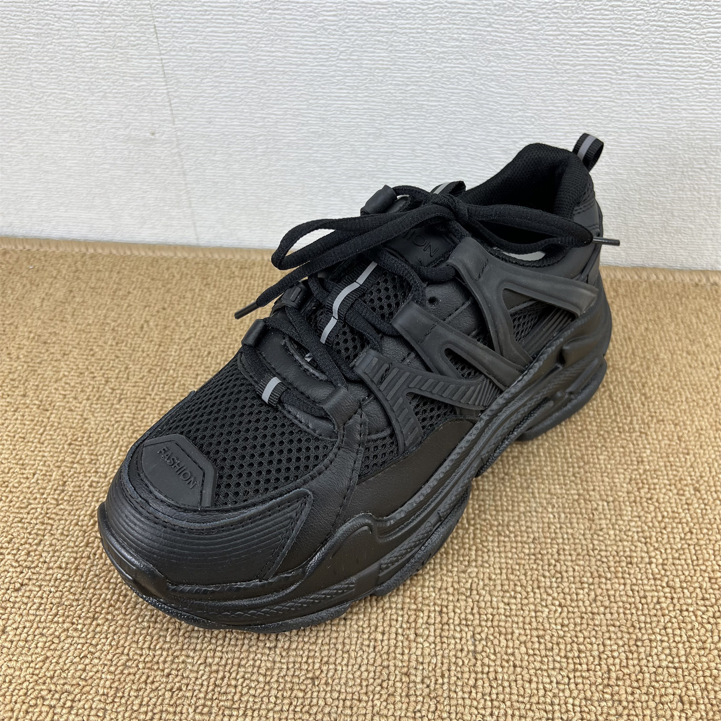 黑色厚底增高透气网面老爹鞋