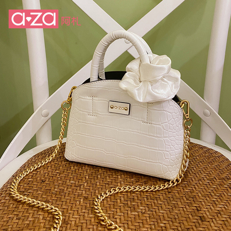 aza女包贝壳包2020新款潮小众设计单肩斜挎饺子包时尚百搭手提包