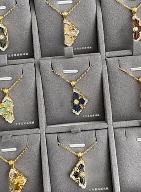 布契拉缇中号四叶草双面佩戴v金轻奢项链女锁骨链厂家直销