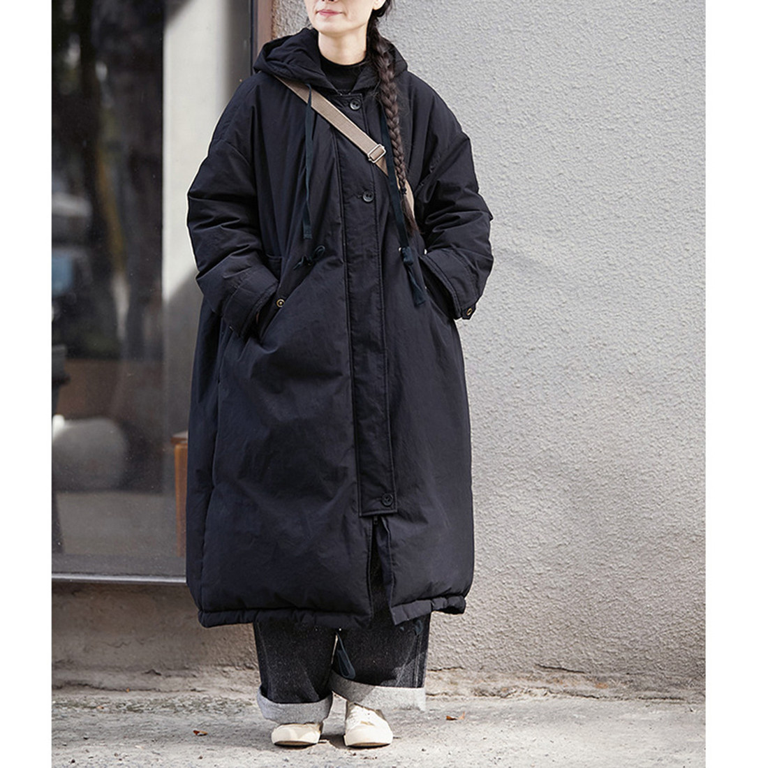 25冬款文艺闲雅连帽黑色中长款羽绒服女宽松廓形保暖白鸭绒大外套