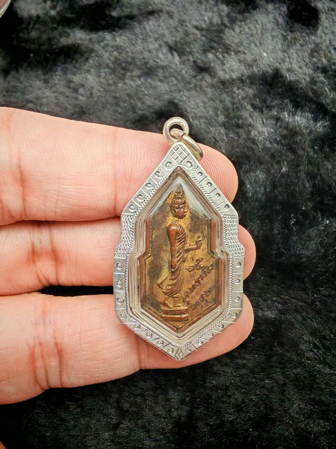 龙婆通蜀 2500 瓦马哈泰 行走佛 黄铜材质 新包的银壳