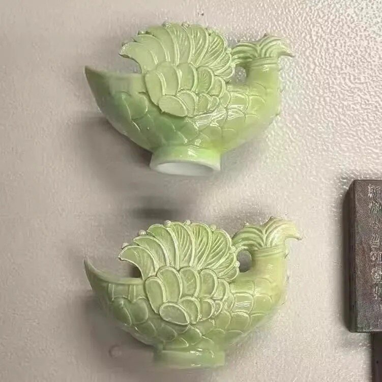辽宁青瓷飞鱼形水盂冰箱贴