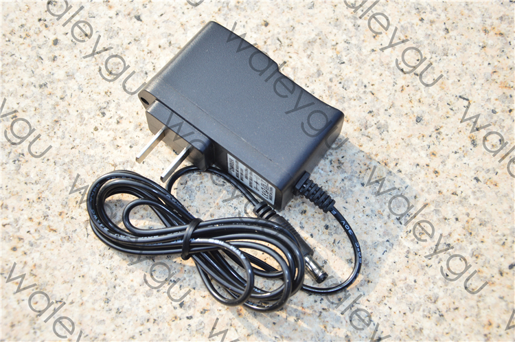 ZUKE 祖科ZK2133A 強(qiáng)光LED探照燈照明手電筒 充電器 充電線