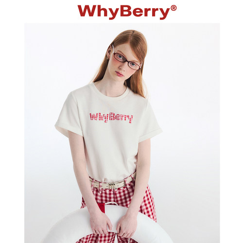 WhyBerry 24SS“草莓补丁”白色字母T恤简约短袖宽松上衣休闲风