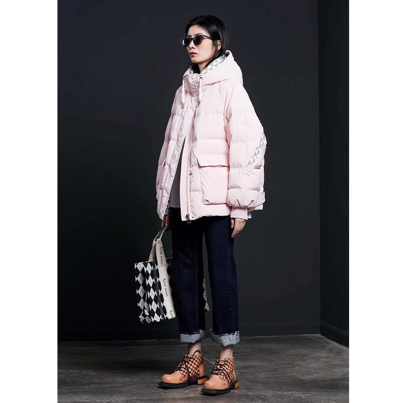 粉色中长款白鹅绒羽绒服女