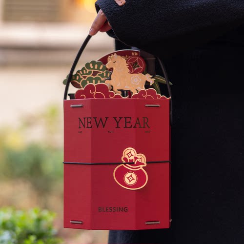 2026马年八边新年抱抱桶年货礼盒包装盒空盒子礼品盒春节饼干糖果