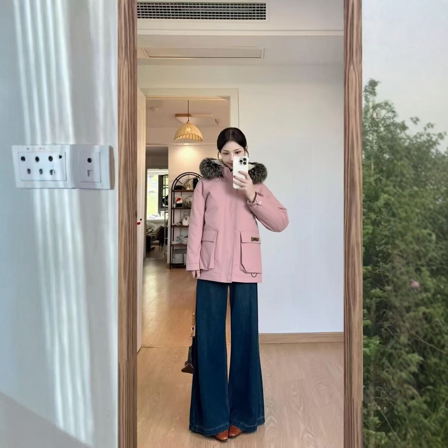 2025冬鹰Y系列1 衣佳人折扣女装 粉嫩减龄 兔毛内胆皮草派克服50