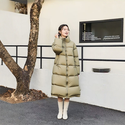 2025冬法F系列  衣佳人折扣女 立领 压格 厚实长款保暖羽绒服 326