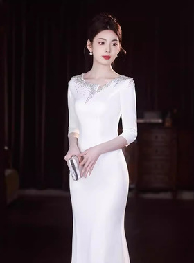 白色晚礼服裙女轻奢小众高端法式简单大方鱼尾宴会主持人端庄大气