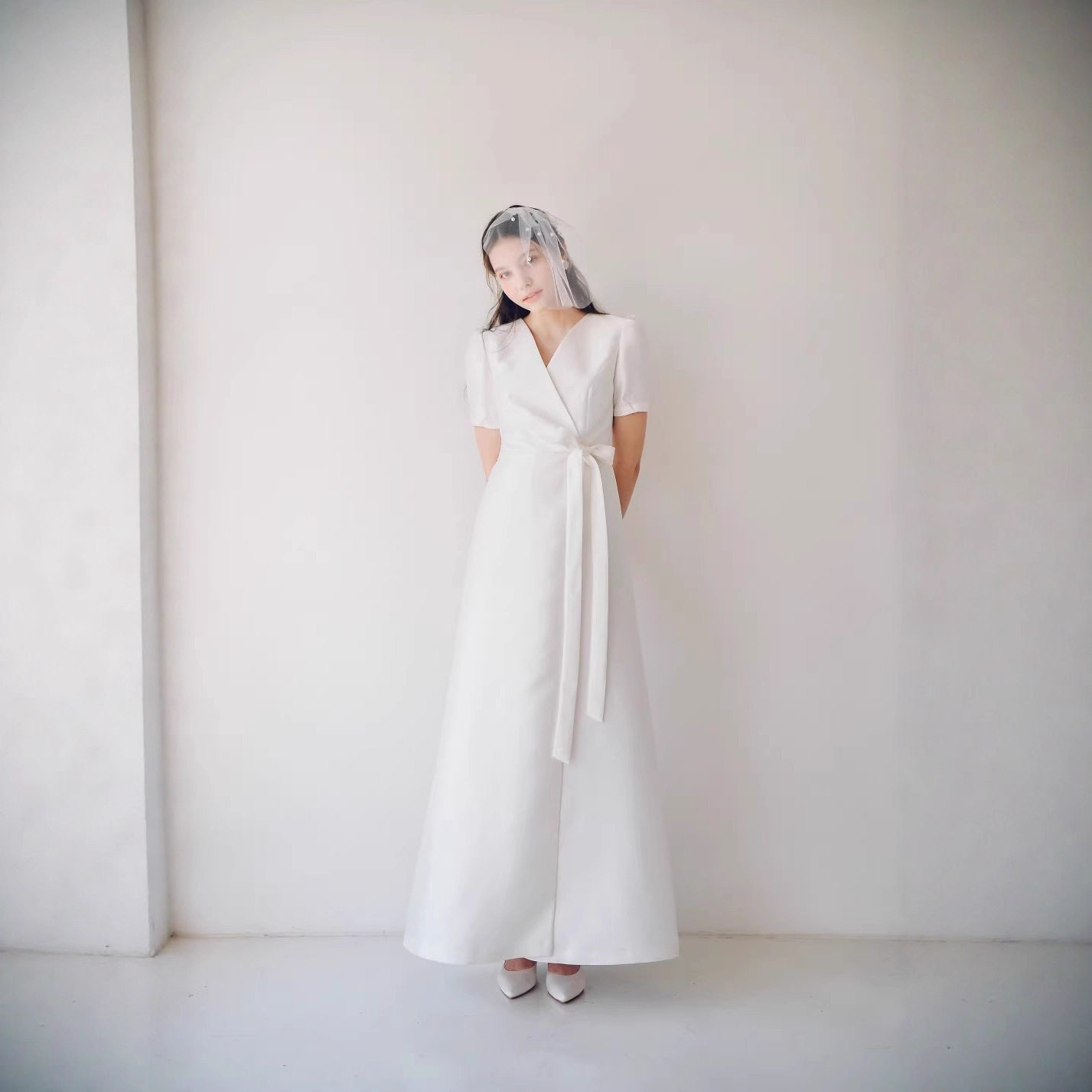2026新款简约新娘结婚敬酒服缎面v领绑带收腰显瘦大摆连衣裙礼服