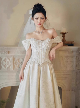 敬酒服新娘高端轻奢小众法式登记领证一字肩订婚宴晚礼服裙女晨袍