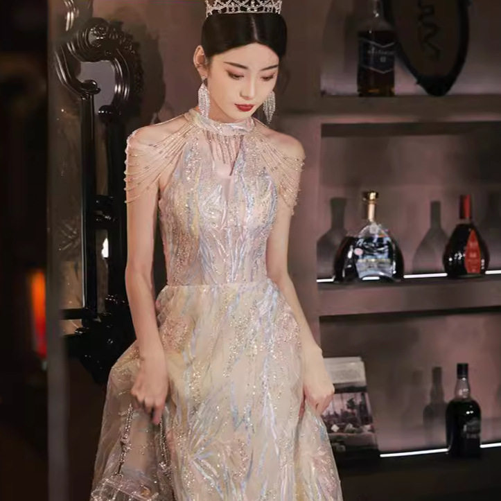 晚礼服女2026新款高级感轻奢小众高端宴会气质主持挂脖订婚连衣裙