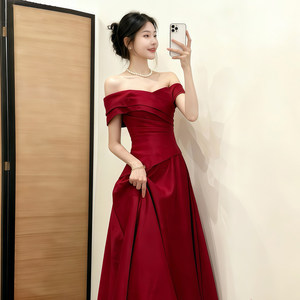 一字肩敬酒服新娘法式缎面订婚礼服结婚回门服生日宴酒红色连衣裙