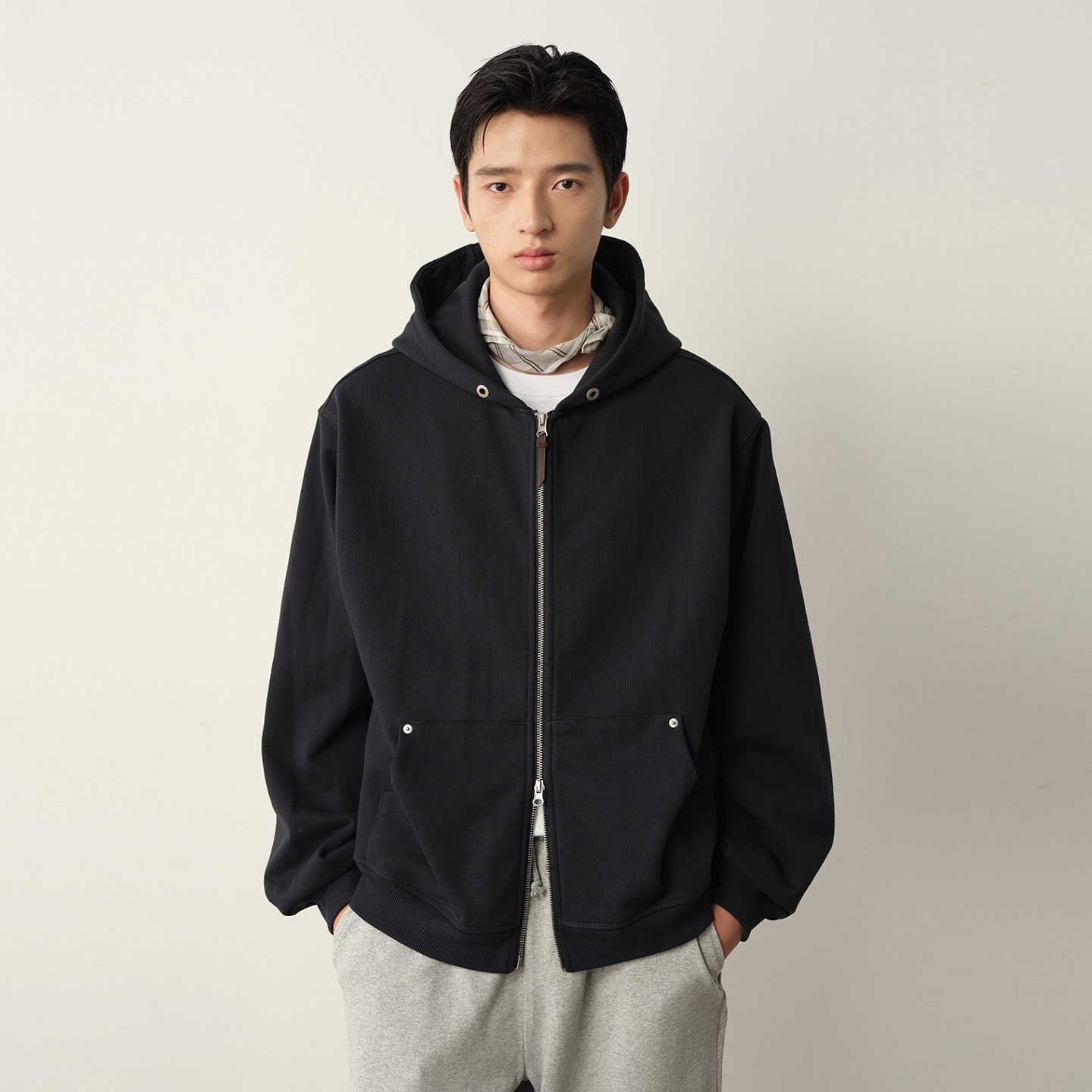 Vavu重磅480G双拉链铆钉连帽卫衣