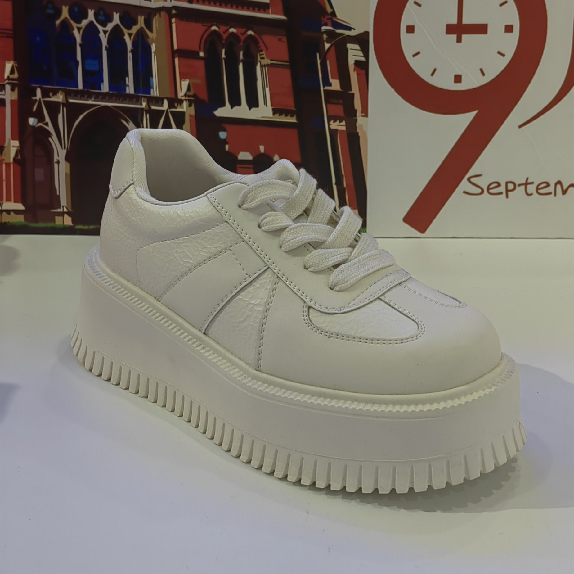 白色厚底新款女时尚休闲鞋厚鞋英伦风增高鞋m60女鞋白色厚底板鞋