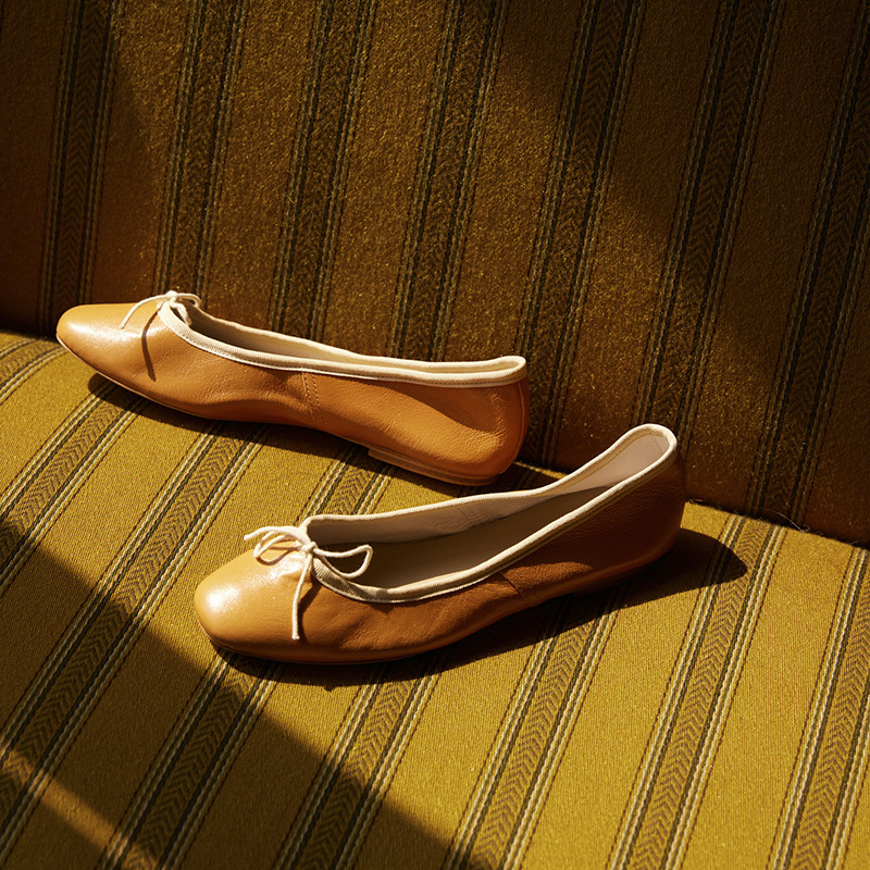 ITALIAN IMPORTED SHEEPSKIN FLAT BALLET SHOES------- CLICK ON THE DETAILS PAGE TO VIEW THE PURCHASE ------