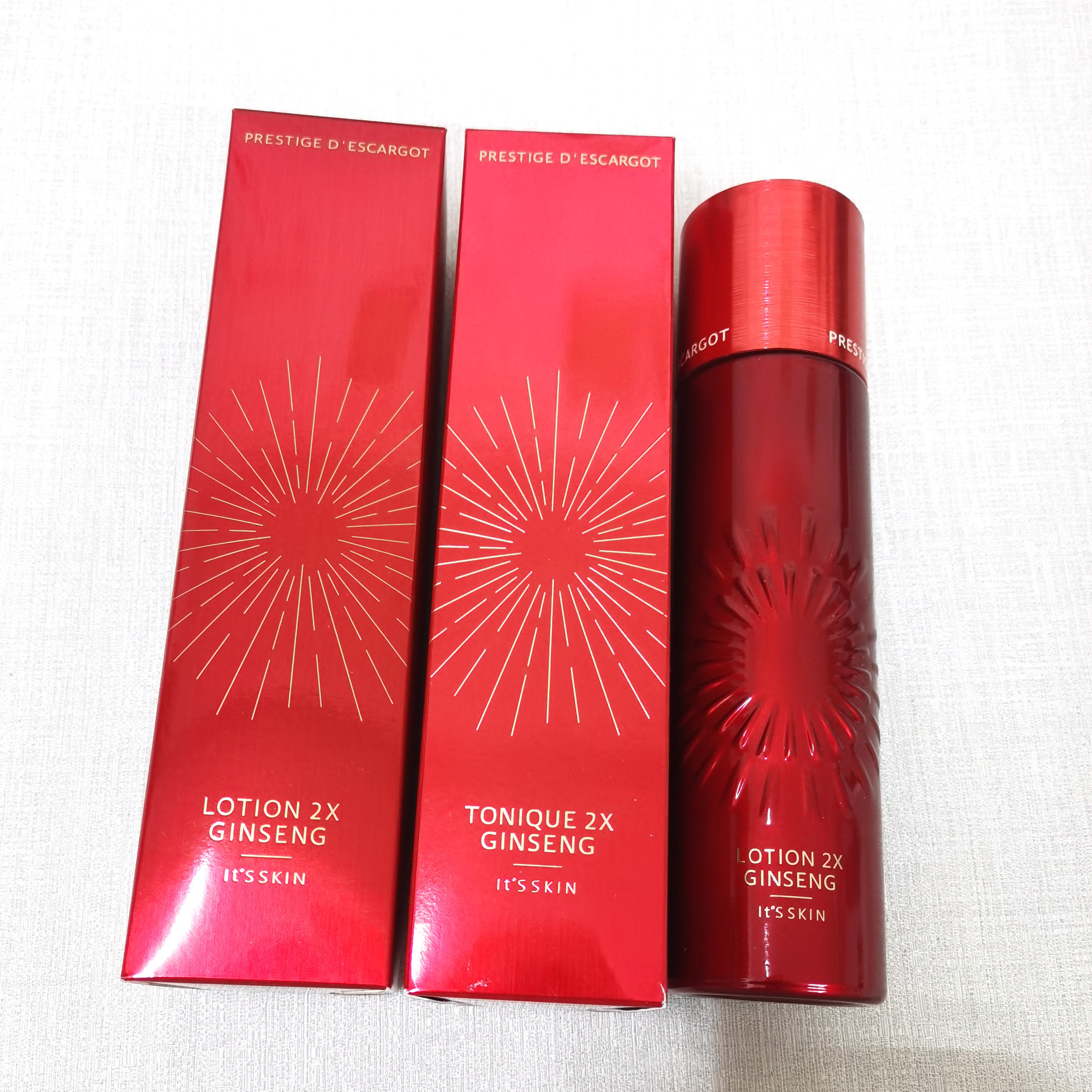 包邮伊思红参白蜗牛爽肤水乳液霜套装补水保湿紧致韩国