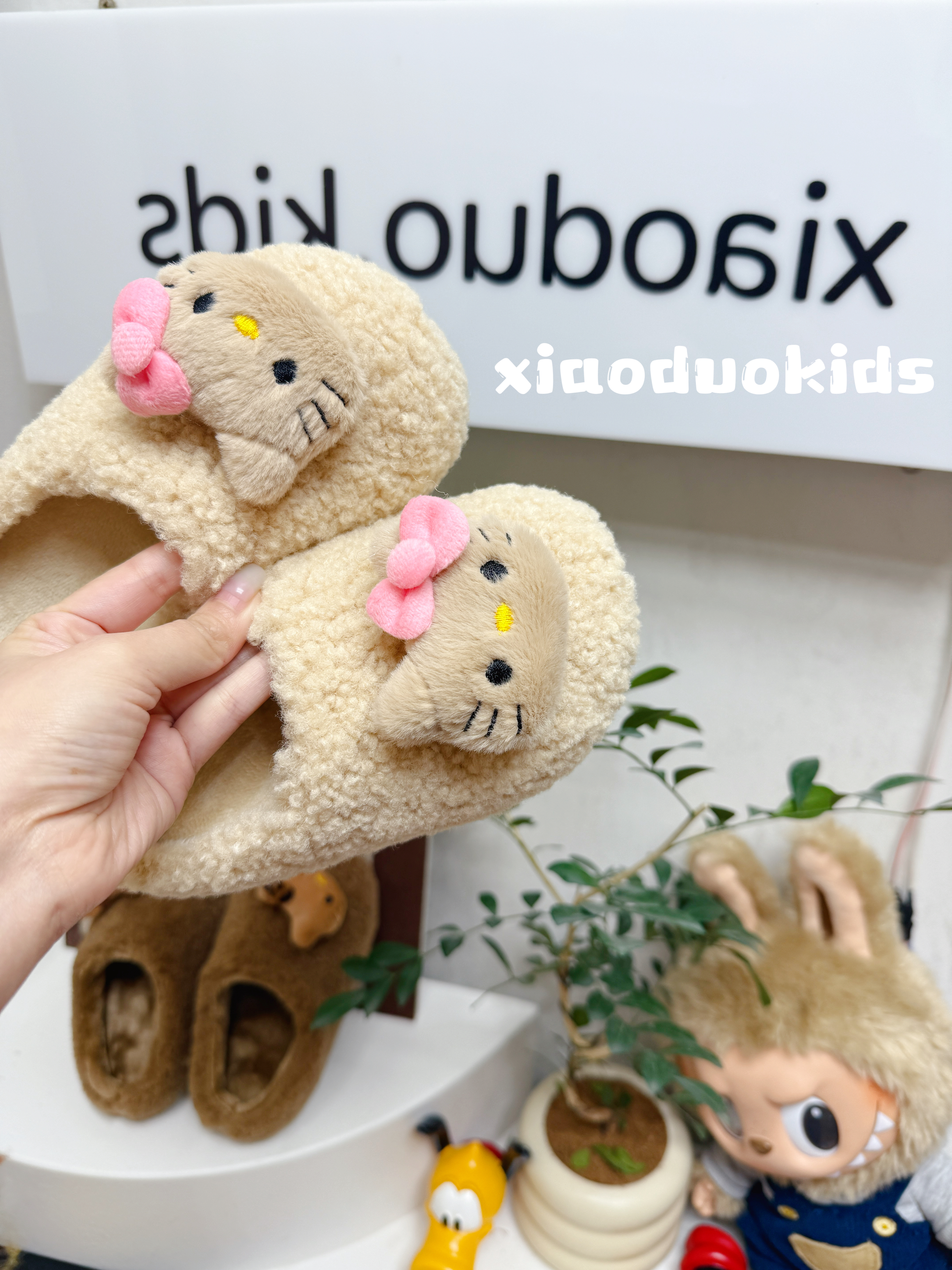 可爱kt猫毛毛拖鞋卡通女外穿2025秋冬季新款平底防滑毛绒绒棉拖鞋