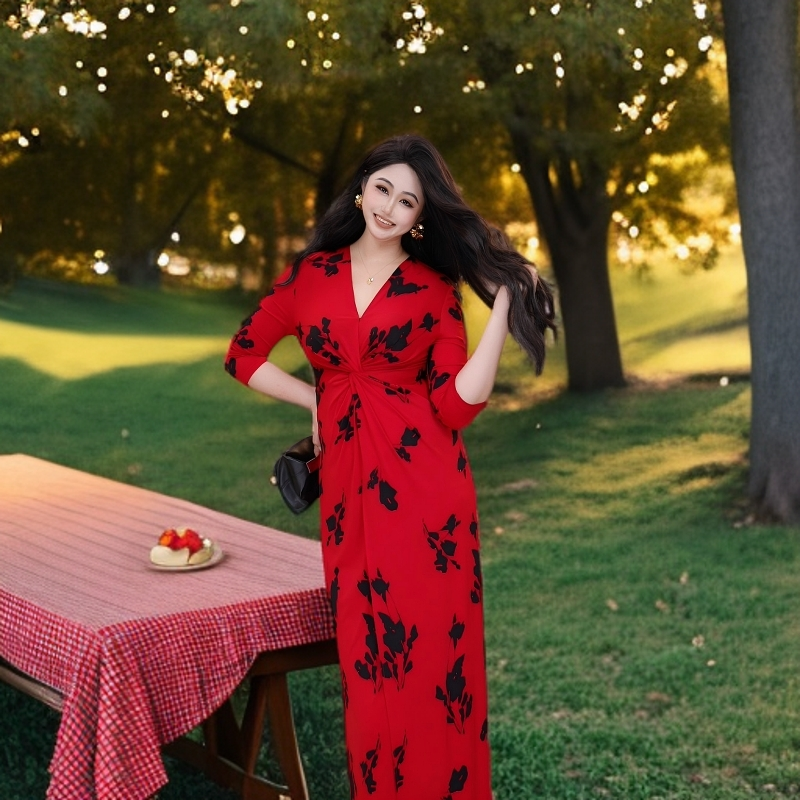星云里微胖服饰 ｜致命女人｜新款复古红色法式显瘦长款连衣裙